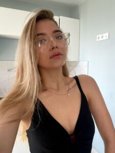 Sexy girl Алисия работает в Москве