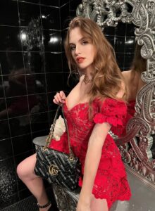 Luxury проститутка Валентина работает в Москве